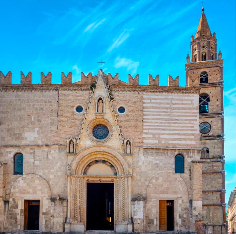 Der Dom von Teramo in den Abruzzen